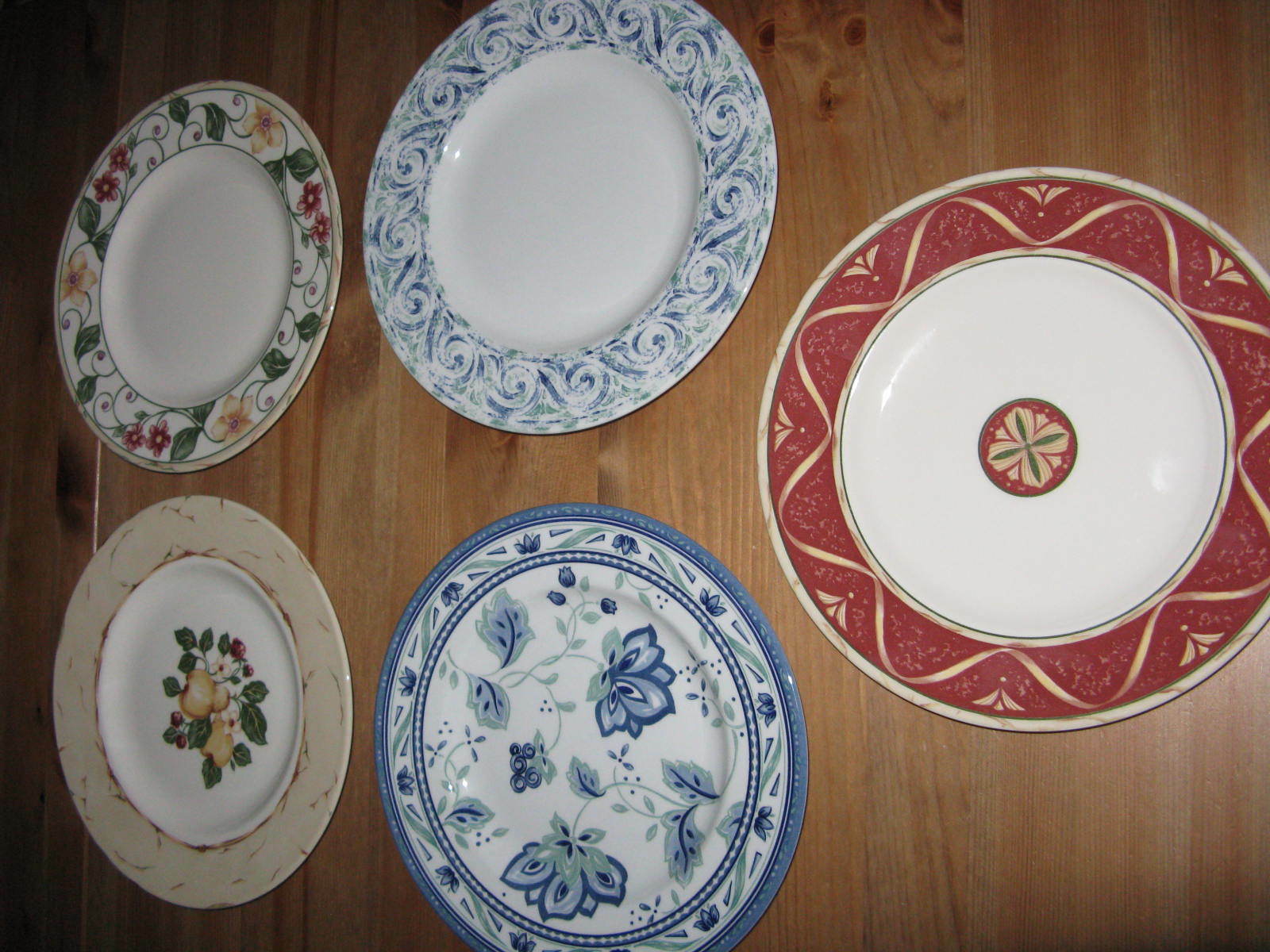 5 Wedgwood Home Amway 9" Luncheon Plates Different Designs