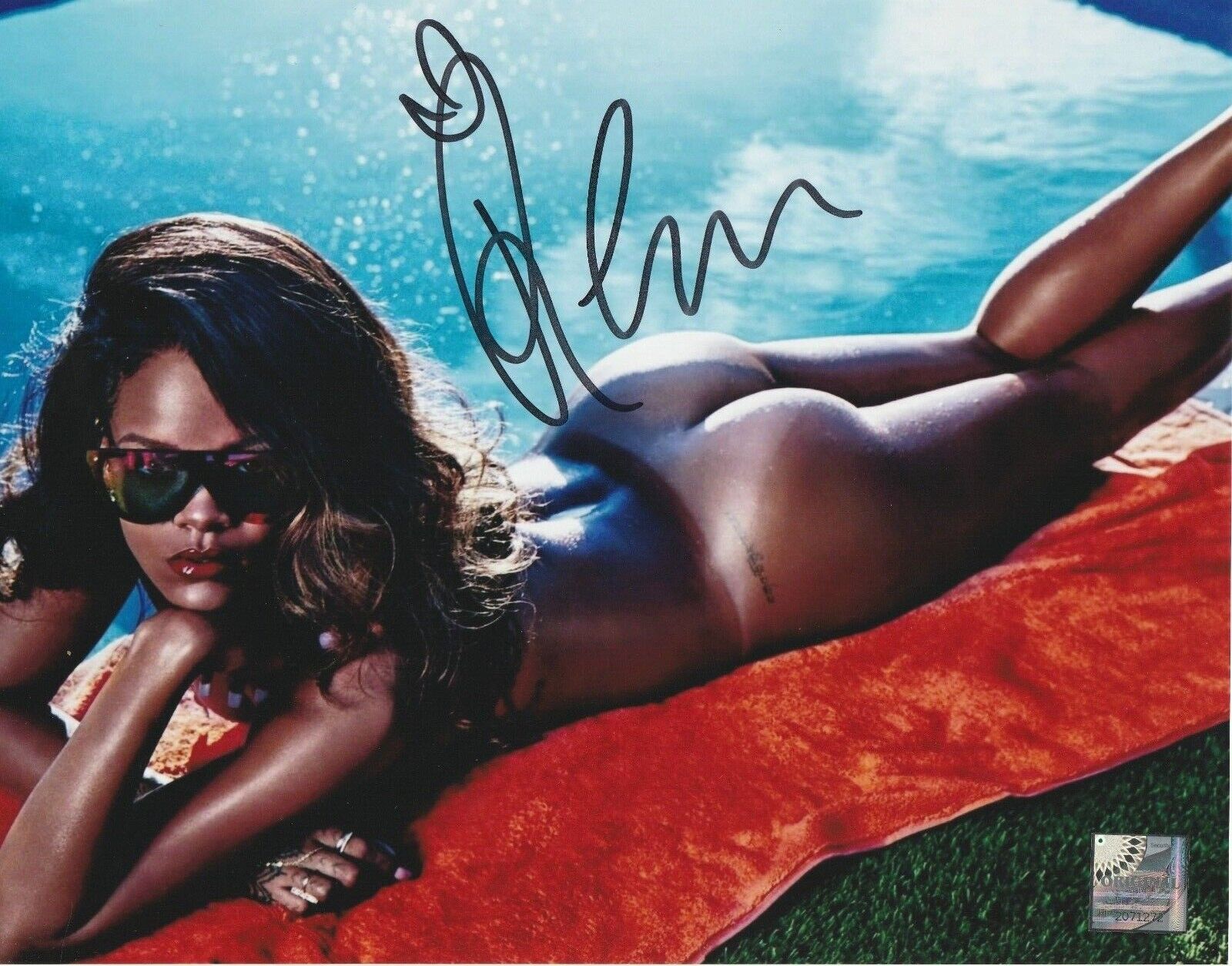 Rihanna/ Pop Star, Grammy, Bare Bottom Sexy Signed Autograph 8x10 Matte W/coa