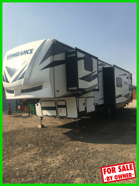 2019 Forest River Vengeance Touring 395kb13 44' Fifth Wheel Toy Hauler C5412164