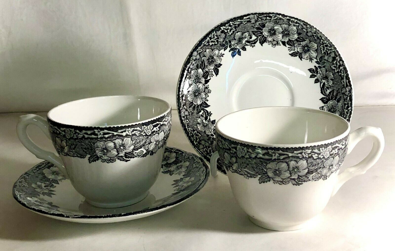 2 Wedgwood Malverne Cups & Saucers