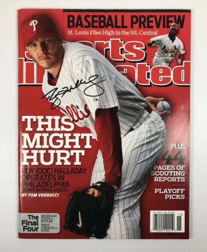 2010 Philadelphia Phillies Roy Halladay Signed Sports Illustrated Magazine