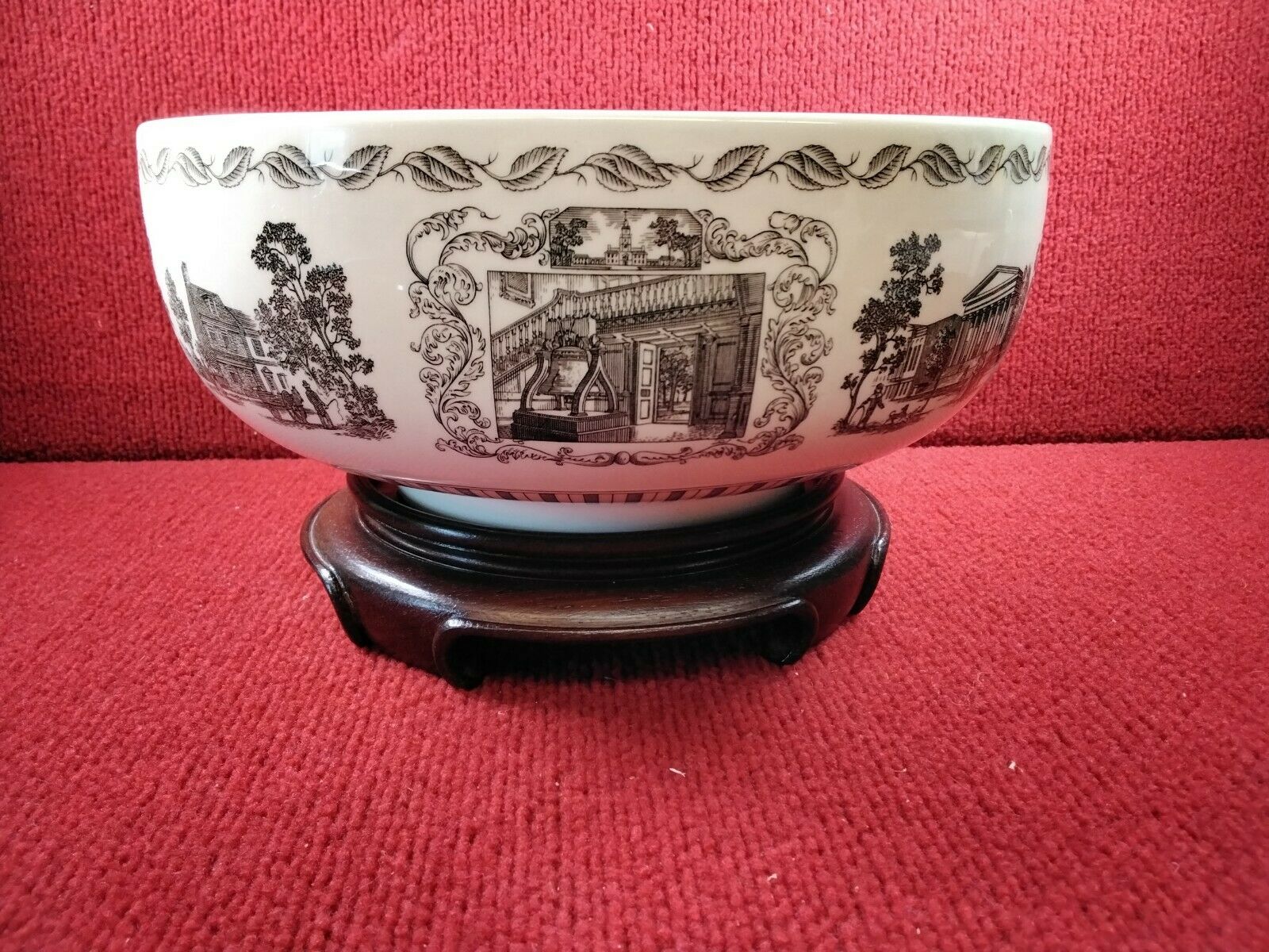 "the Liberty Bowl" By Wedgewood Features Scenes From Philadelphia